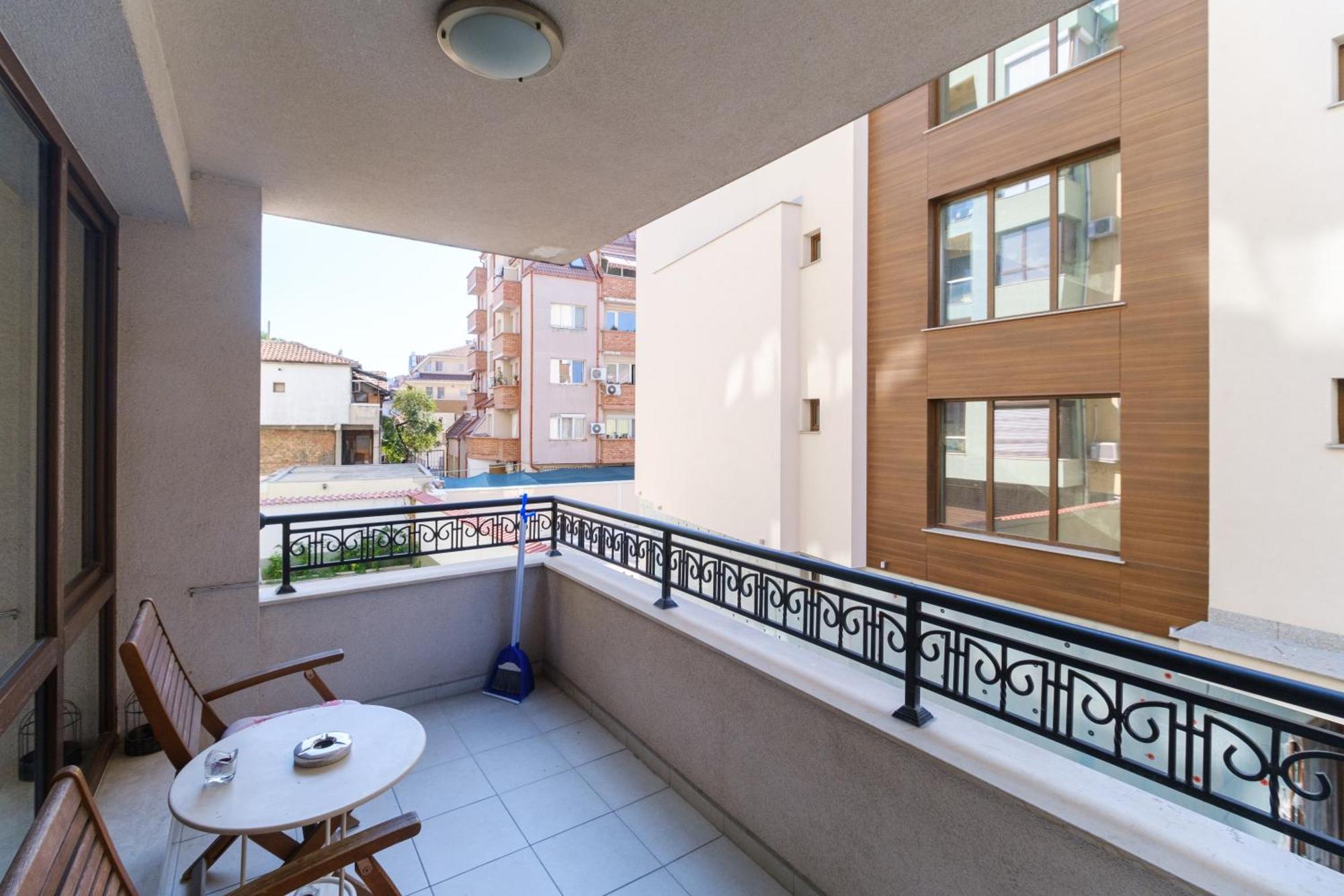 Riverside 2-Bedroom Apartment Пловдив Экстерьер фото